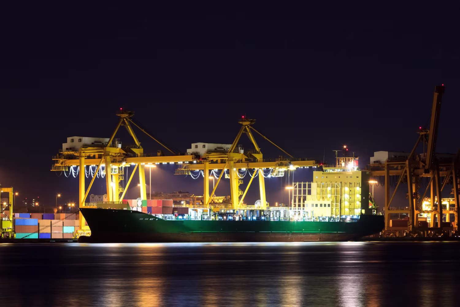 Physical commodity trading and international industrial material supply